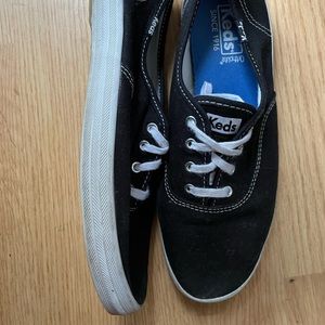 Keds 6.5 XW (extra wide) black in good condition